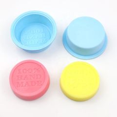 Mucegai din silicon pentru săpun - rotund cu text "100% HAND MADE"